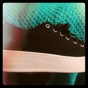 Steve Madden canvas tennis shoe